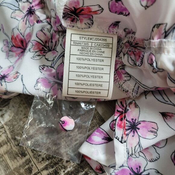 New Cupcakes and Cashmere Pink Floral Cortina Cami Size Large - Picture 7 of 9